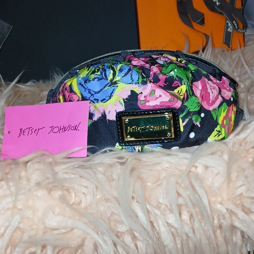 NWT BETSEY JOHNSON BLOOMING FLOWERS BLACK SMALL COSMETIC BAG